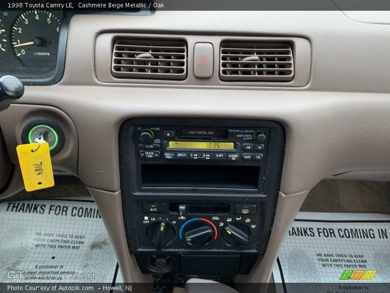 Cashmere Beige Metallic / Oak 1998 Toyota Camry LE
