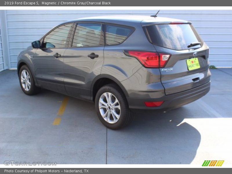 Magnetic / Chromite Gray/Charcoal Black 2019 Ford Escape S