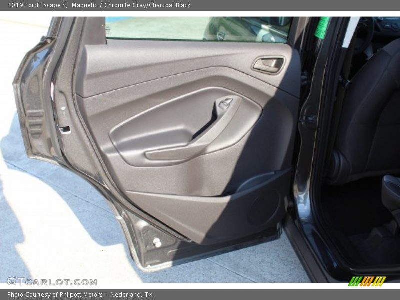 Magnetic / Chromite Gray/Charcoal Black 2019 Ford Escape S