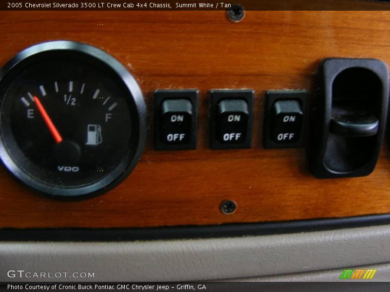 Summit White / Tan 2005 Chevrolet Silverado 3500 LT Crew Cab 4x4 Chassis
