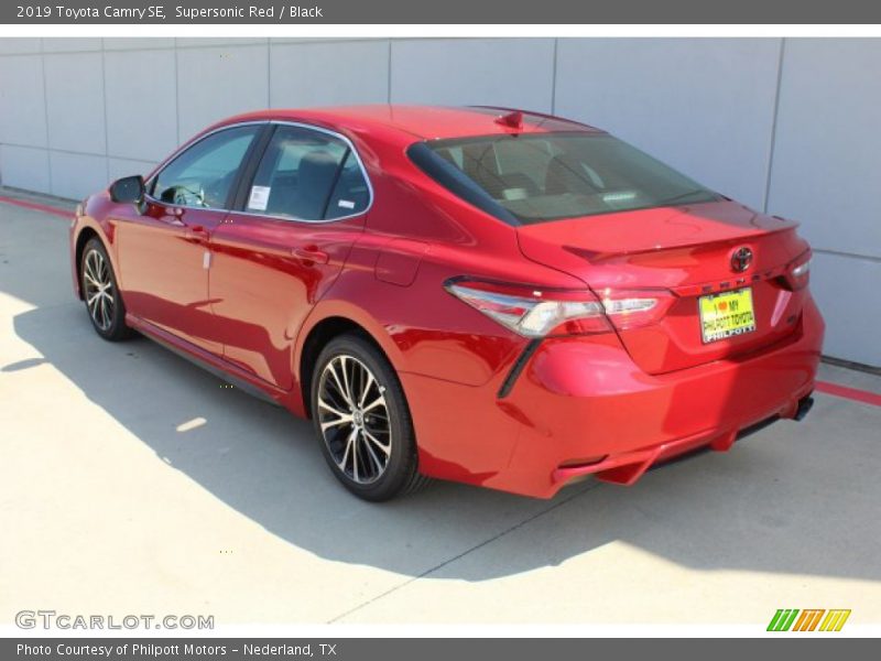 Supersonic Red / Black 2019 Toyota Camry SE