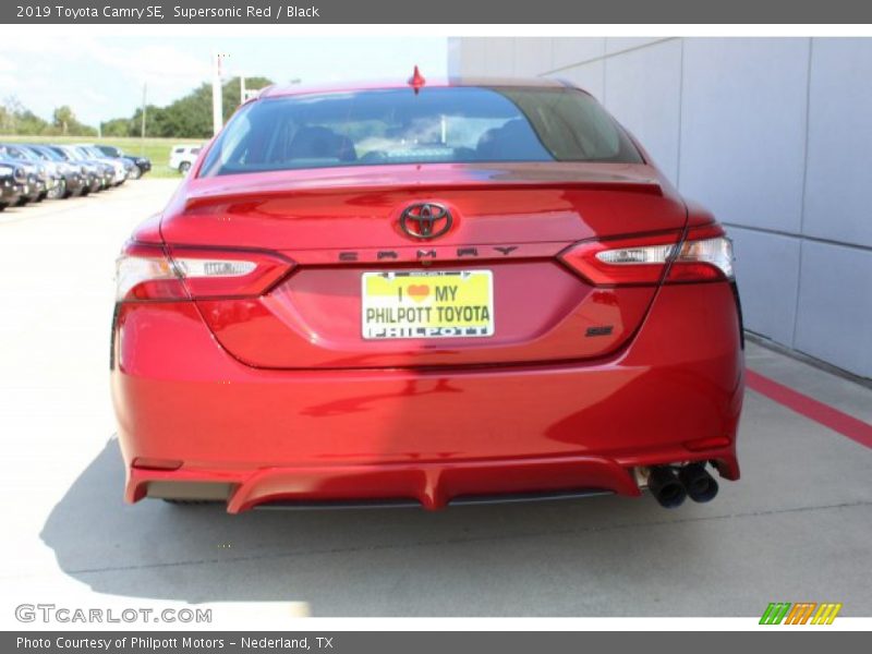Supersonic Red / Black 2019 Toyota Camry SE