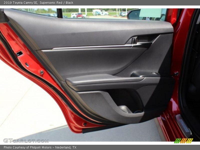 Supersonic Red / Black 2019 Toyota Camry SE