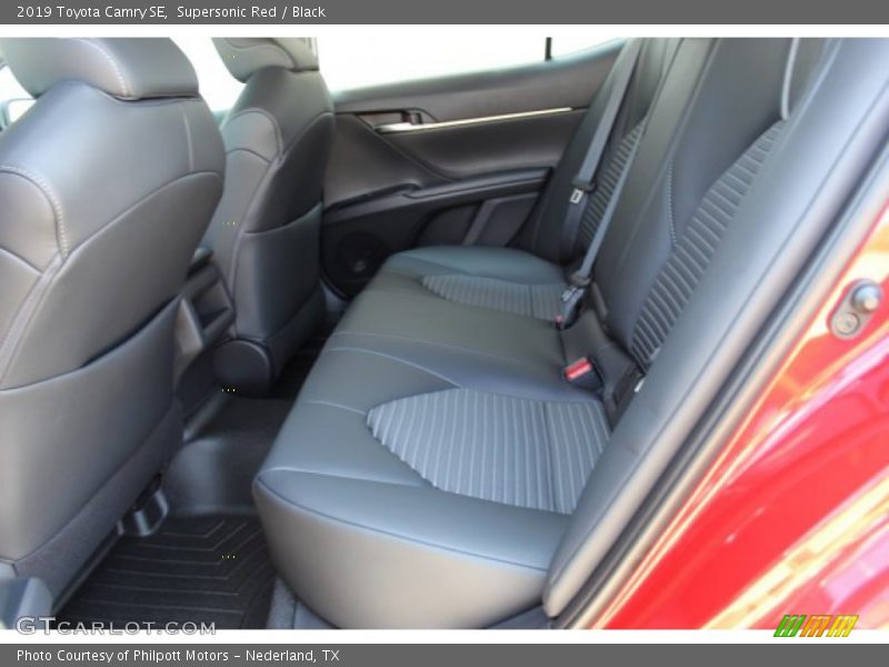 Supersonic Red / Black 2019 Toyota Camry SE