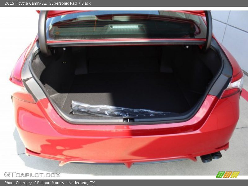 Supersonic Red / Black 2019 Toyota Camry SE