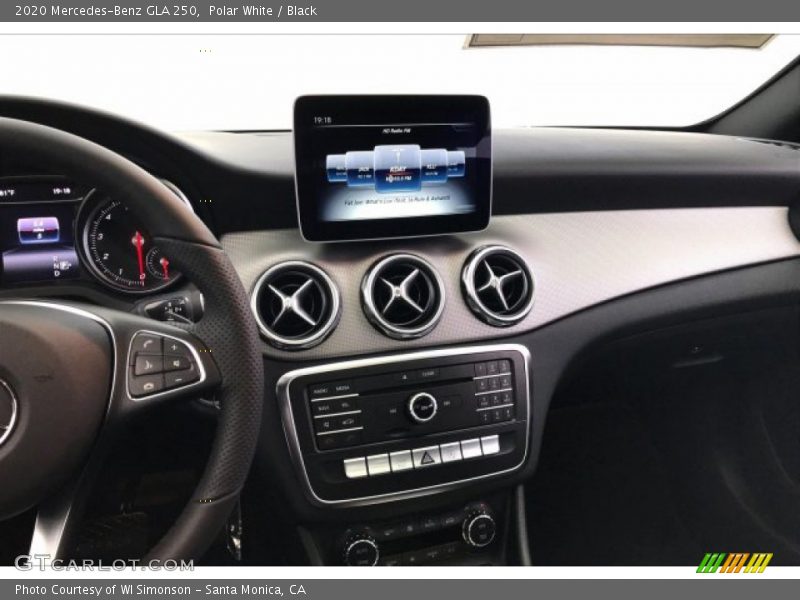 Polar White / Black 2020 Mercedes-Benz GLA 250