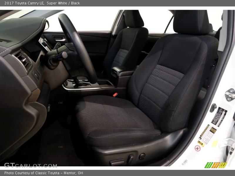 Super White / Black 2017 Toyota Camry LE