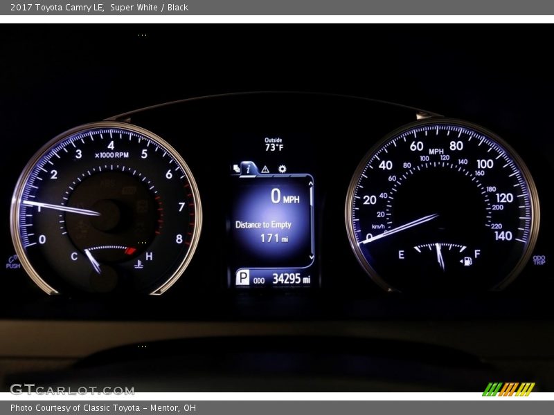 Super White / Black 2017 Toyota Camry LE