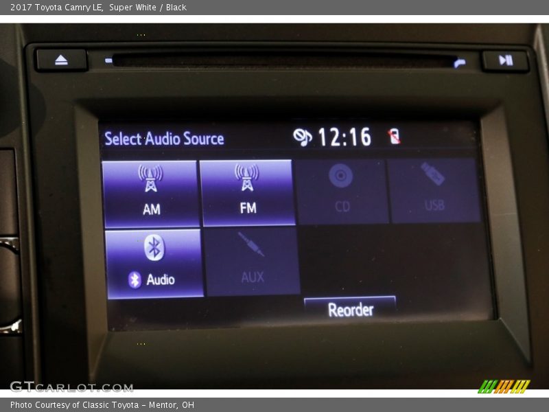 Super White / Black 2017 Toyota Camry LE