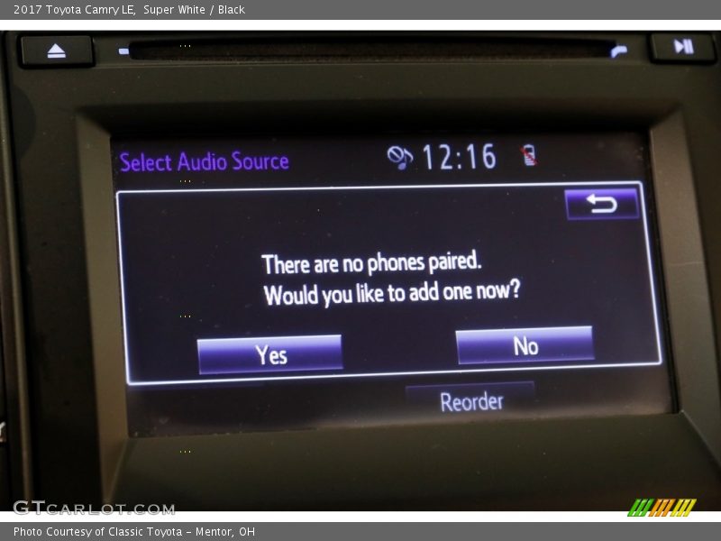 Super White / Black 2017 Toyota Camry LE