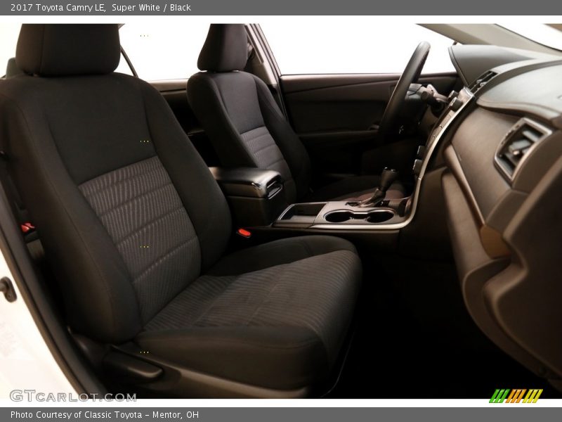 Super White / Black 2017 Toyota Camry LE