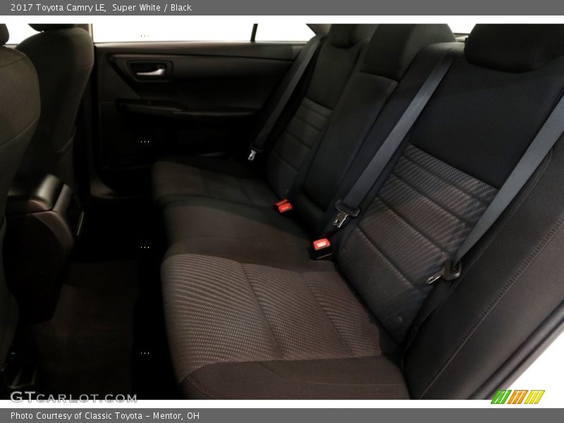 Super White / Black 2017 Toyota Camry LE