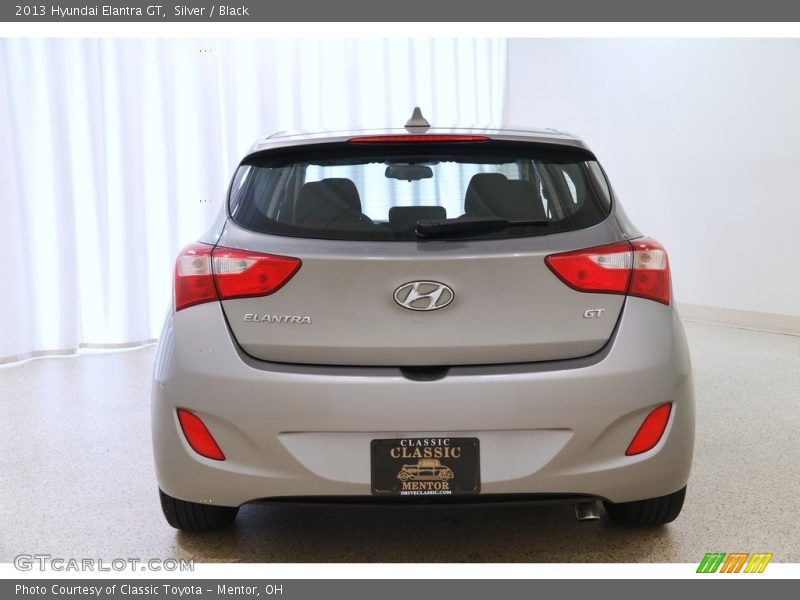 Silver / Black 2013 Hyundai Elantra GT