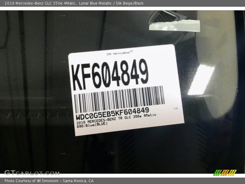 Lunar Blue Metallic / Silk Beige/Black 2019 Mercedes-Benz GLC 350e 4Matic
