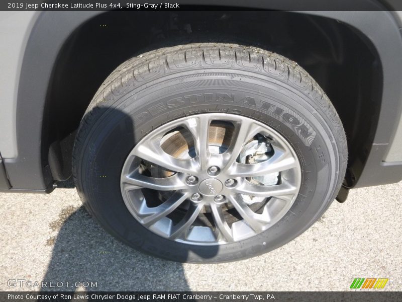 Sting-Gray / Black 2019 Jeep Cherokee Latitude Plus 4x4