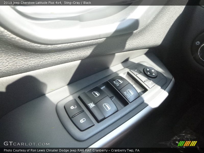 Sting-Gray / Black 2019 Jeep Cherokee Latitude Plus 4x4