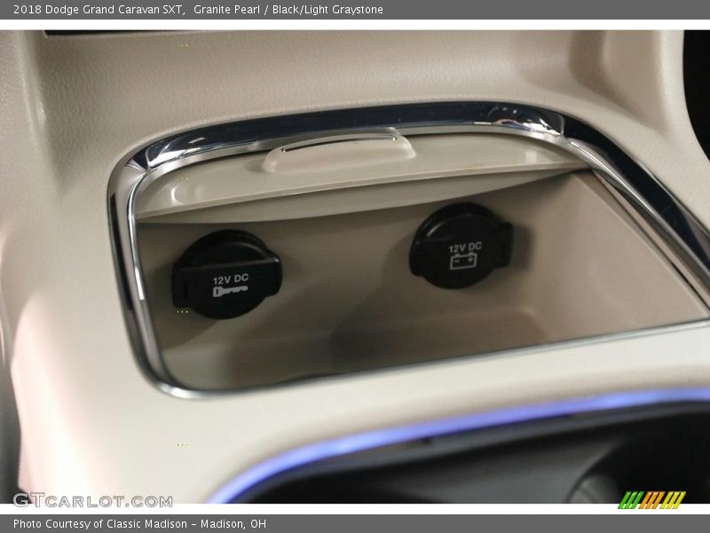 Granite Pearl / Black/Light Graystone 2018 Dodge Grand Caravan SXT