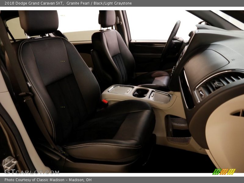 Granite Pearl / Black/Light Graystone 2018 Dodge Grand Caravan SXT