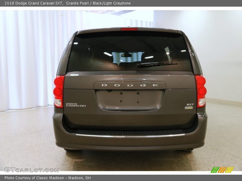 Granite Pearl / Black/Light Graystone 2018 Dodge Grand Caravan SXT