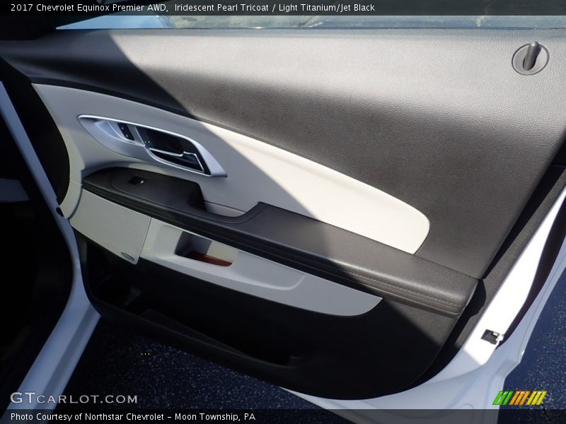 Iridescent Pearl Tricoat / Light Titanium/Jet Black 2017 Chevrolet Equinox Premier AWD