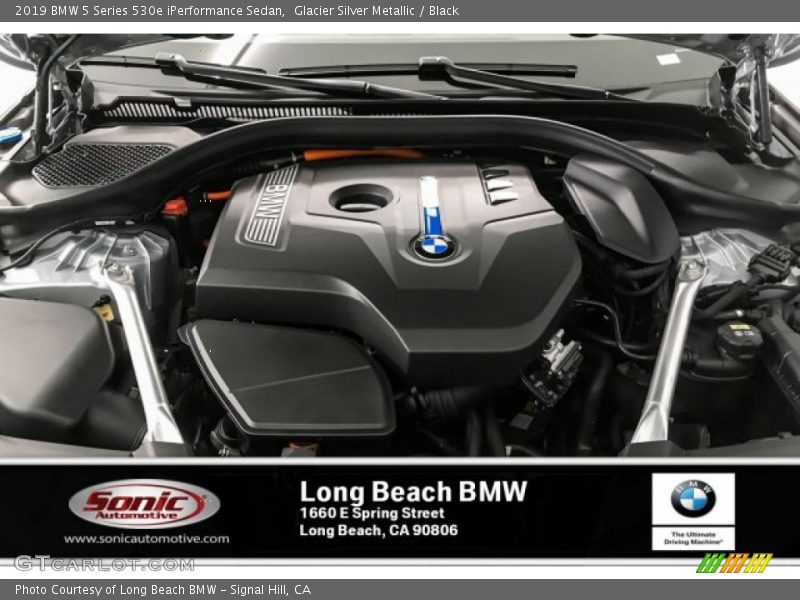Glacier Silver Metallic / Black 2019 BMW 5 Series 530e iPerformance Sedan