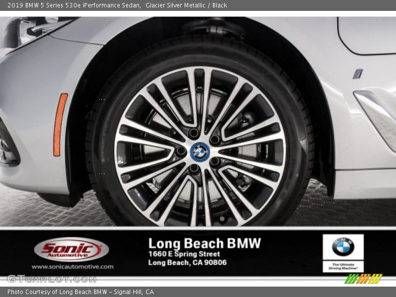 Glacier Silver Metallic / Black 2019 BMW 5 Series 530e iPerformance Sedan