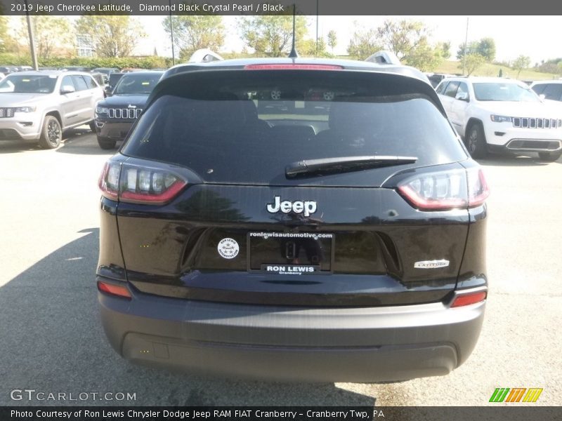 Diamond Black Crystal Pearl / Black 2019 Jeep Cherokee Latitude