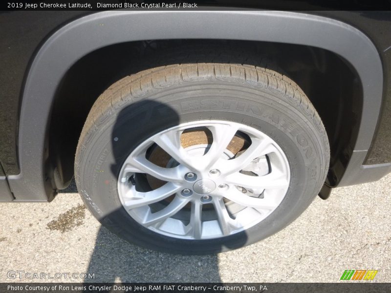 Diamond Black Crystal Pearl / Black 2019 Jeep Cherokee Latitude