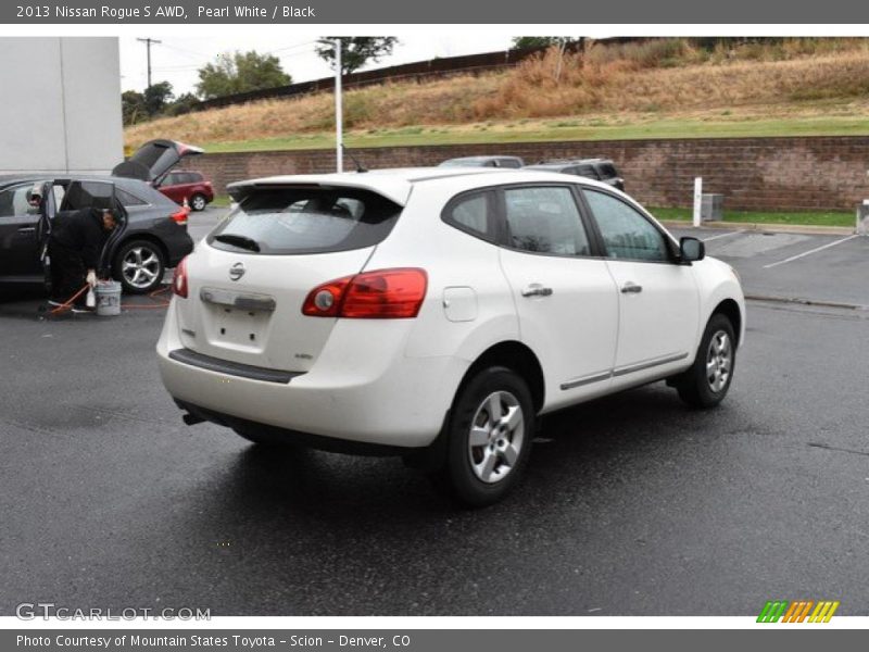 Pearl White / Black 2013 Nissan Rogue S AWD