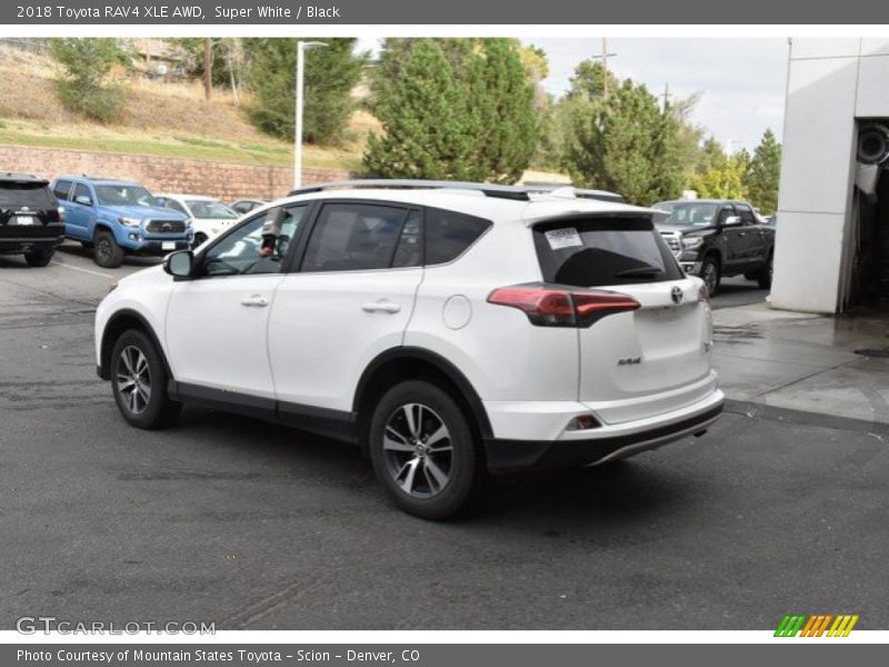 Super White / Black 2018 Toyota RAV4 XLE AWD