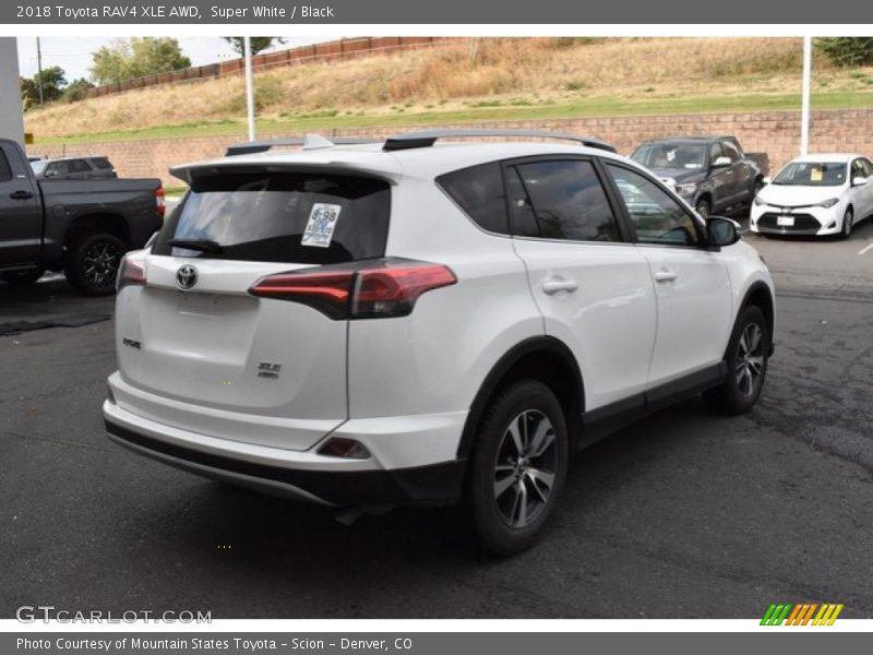Super White / Black 2018 Toyota RAV4 XLE AWD
