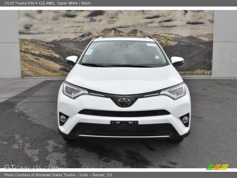 Super White / Black 2018 Toyota RAV4 XLE AWD