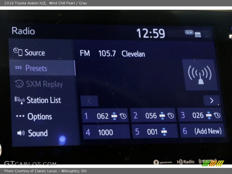 Wind Chill Pearl / Gray 2019 Toyota Avalon XLE