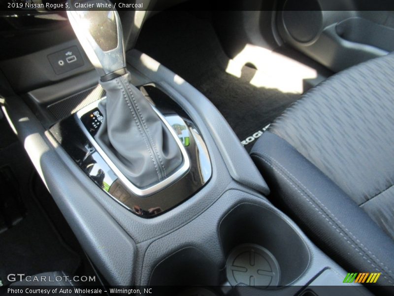 Glacier White / Charcoal 2019 Nissan Rogue S