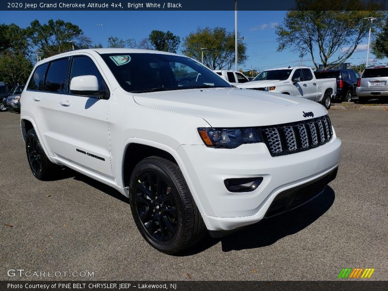 Bright White / Black 2020 Jeep Grand Cherokee Altitude 4x4