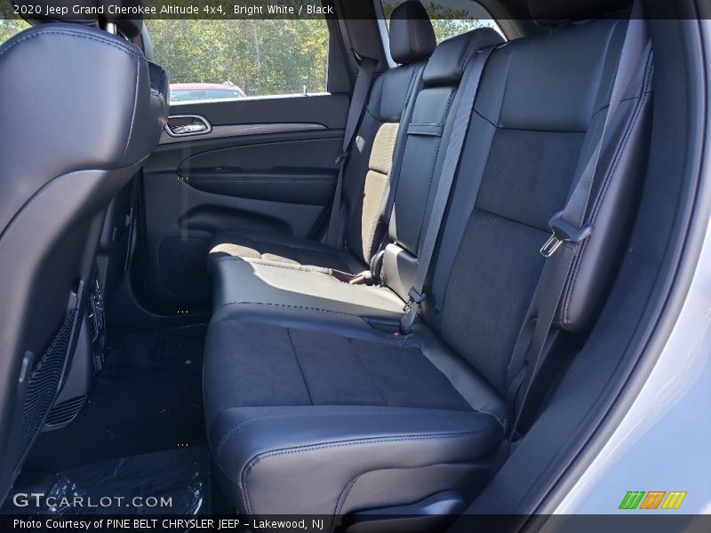 Bright White / Black 2020 Jeep Grand Cherokee Altitude 4x4
