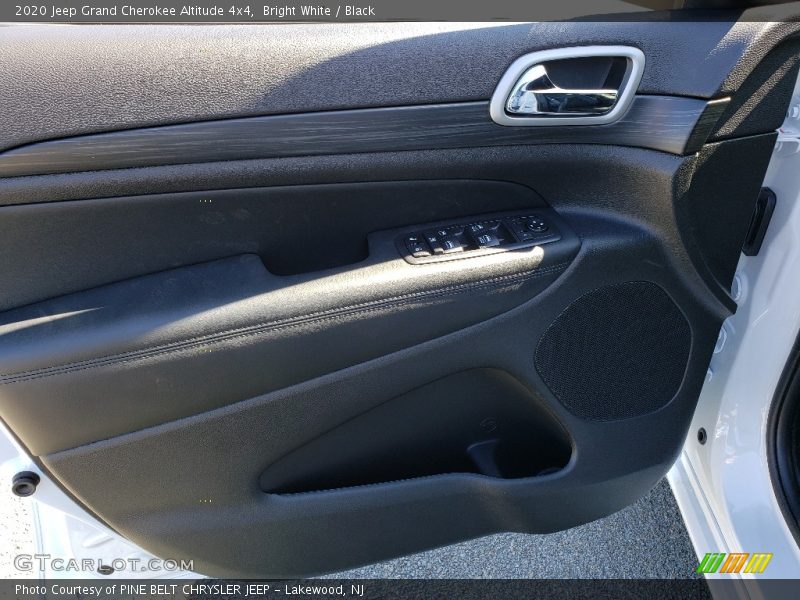 Bright White / Black 2020 Jeep Grand Cherokee Altitude 4x4
