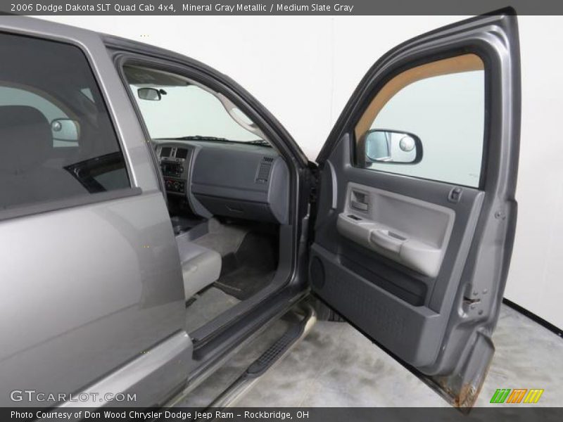 Mineral Gray Metallic / Medium Slate Gray 2006 Dodge Dakota SLT Quad Cab 4x4
