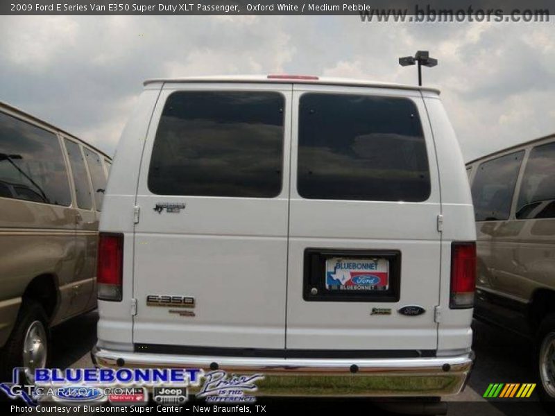 Oxford White / Medium Pebble 2009 Ford E Series Van E350 Super Duty XLT Passenger