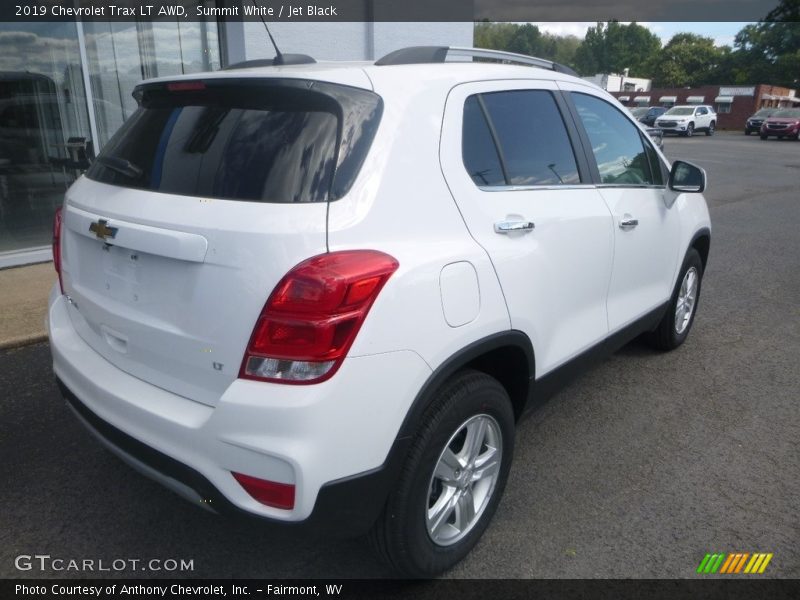 Summit White / Jet Black 2019 Chevrolet Trax LT AWD