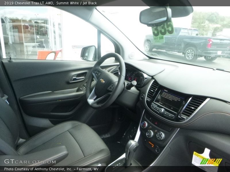 Summit White / Jet Black 2019 Chevrolet Trax LT AWD