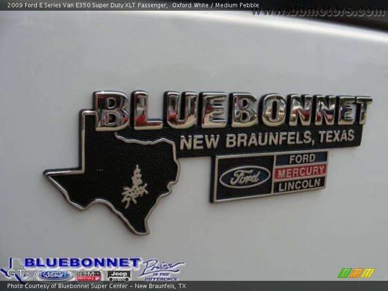 Oxford White / Medium Pebble 2009 Ford E Series Van E350 Super Duty XLT Passenger