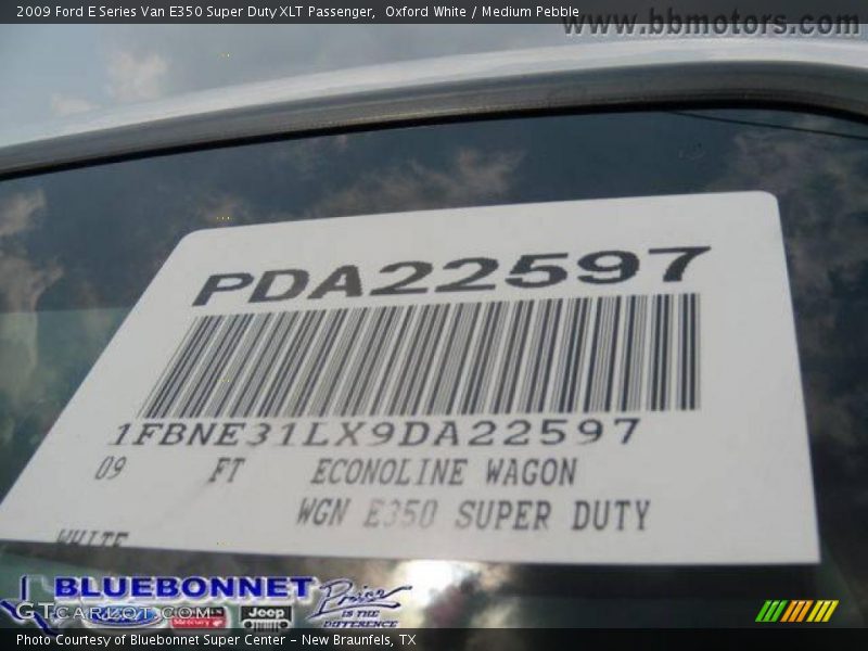 Oxford White / Medium Pebble 2009 Ford E Series Van E350 Super Duty XLT Passenger