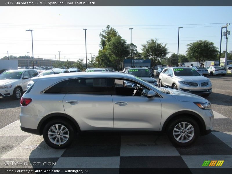 Sparkling Silver / Satin Black 2019 Kia Sorento LX V6