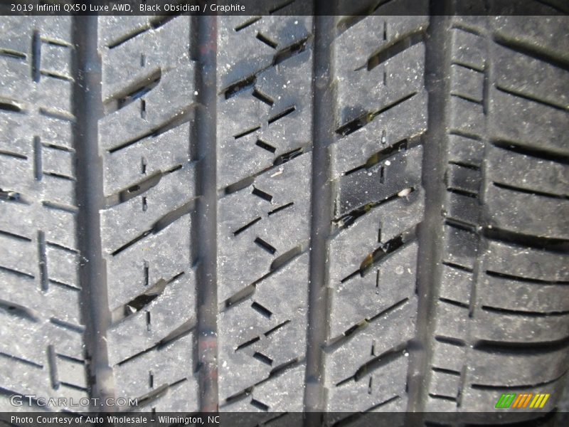 Black Obsidian / Graphite 2019 Infiniti QX50 Luxe AWD