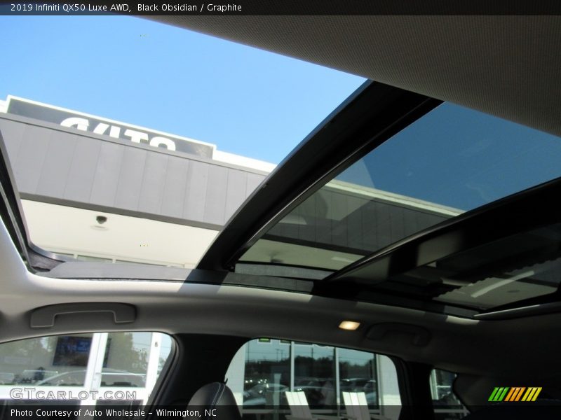 Black Obsidian / Graphite 2019 Infiniti QX50 Luxe AWD
