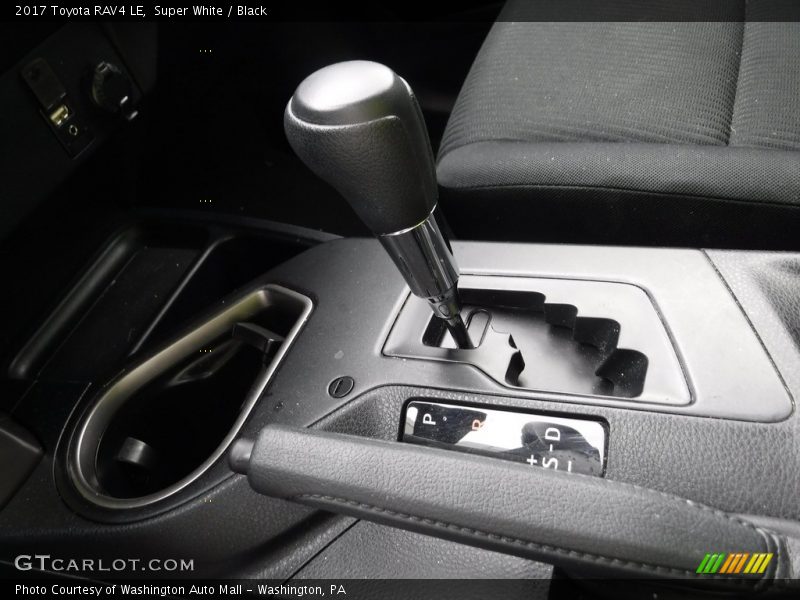 Super White / Black 2017 Toyota RAV4 LE