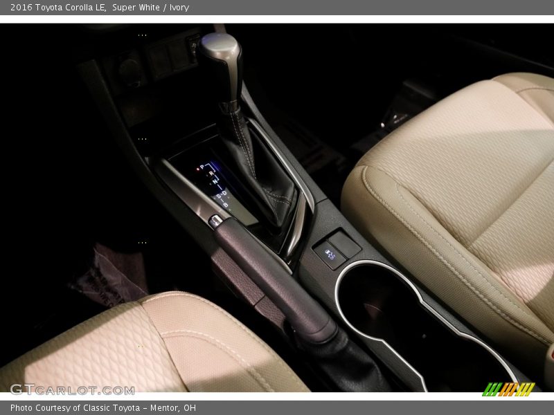 Super White / Ivory 2016 Toyota Corolla LE