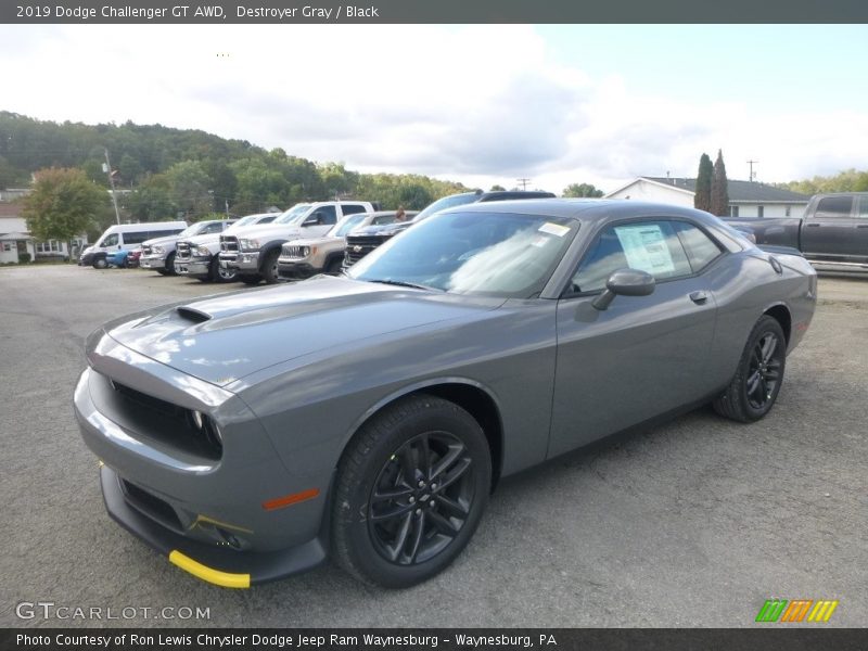Front 3/4 View of 2019 Challenger GT AWD