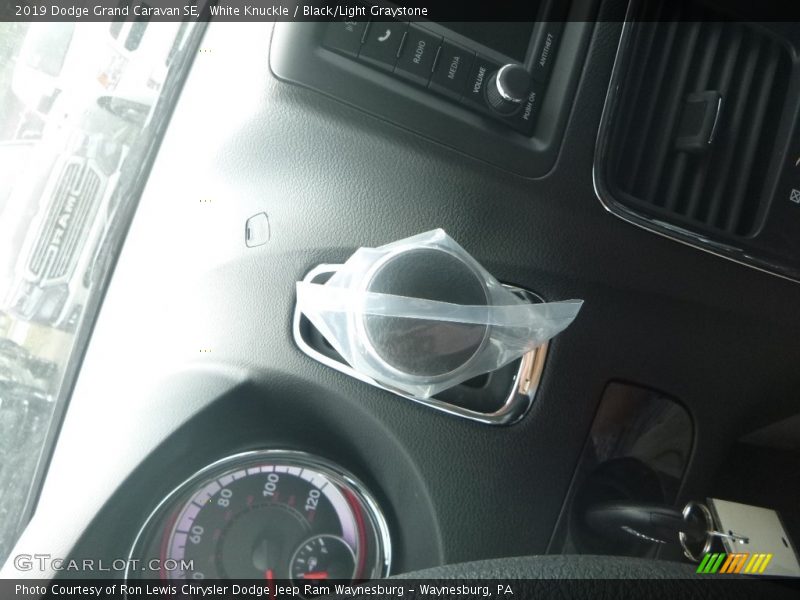 White Knuckle / Black/Light Graystone 2019 Dodge Grand Caravan SE